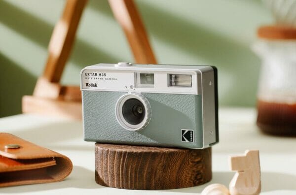 KODAK EKTAR H35 HALF FRAME Reusable Analogue Point Shoot 135 35mm Film MVP CAMERA