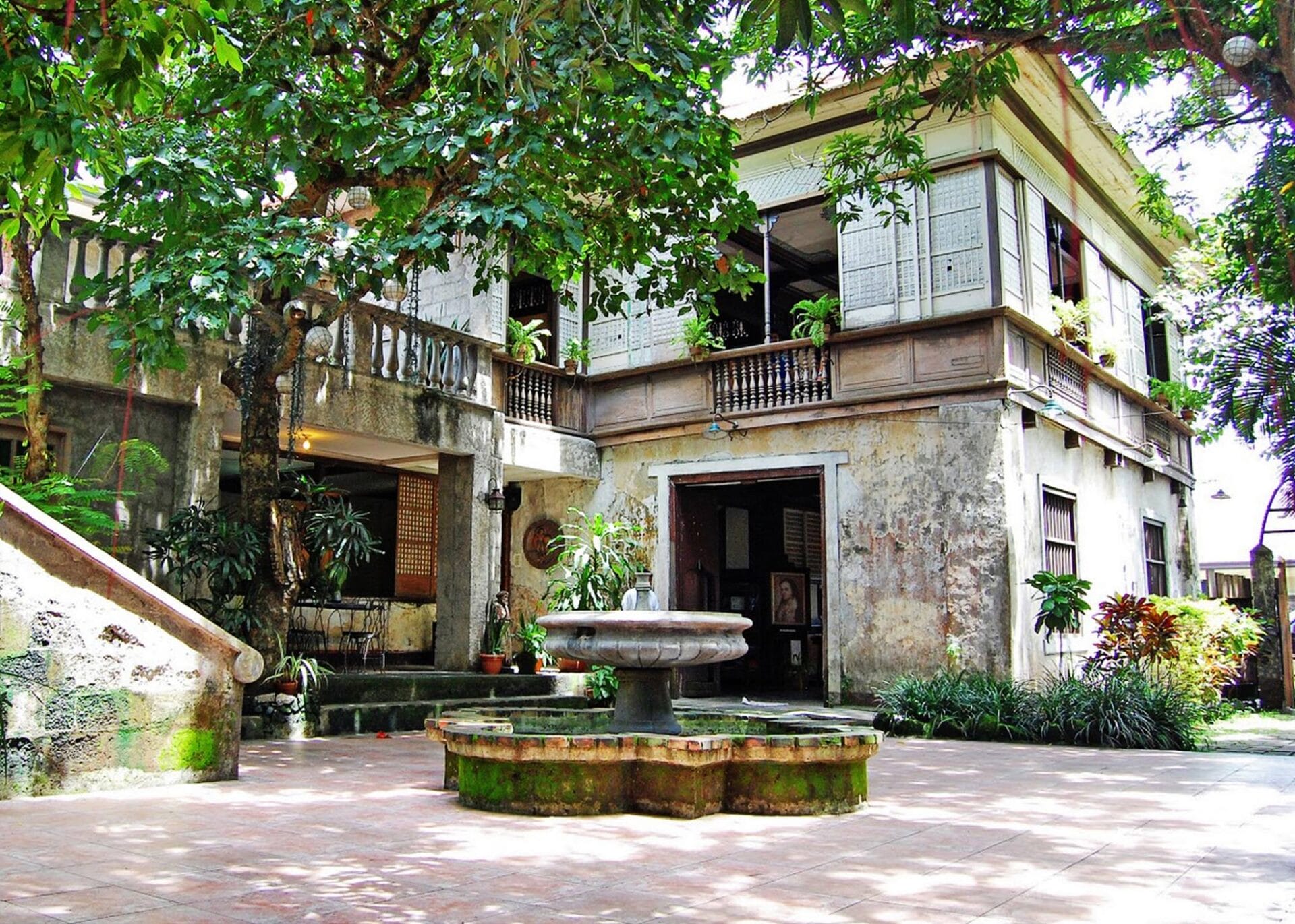 Outside View of Casa de Segunda - The Luz-Katigbak Ancestral House