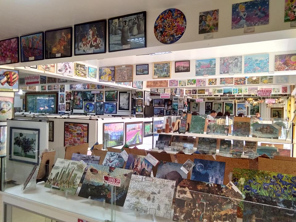 Puzzle and Art Gallery